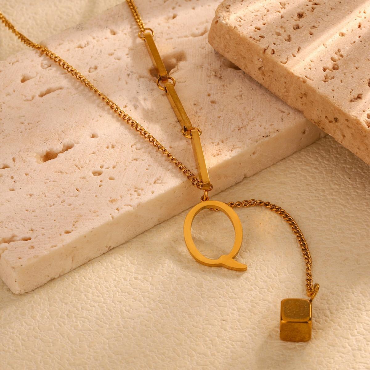 

Hot-selling 11K stainless steel letter necklace fringed 11 letter small square pendant necklace A золотой