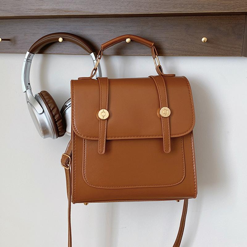 

Модный рюкзак большой вместимости в простом стиле для колледжа, новый повседневный женский на плечо 2025 коричневый