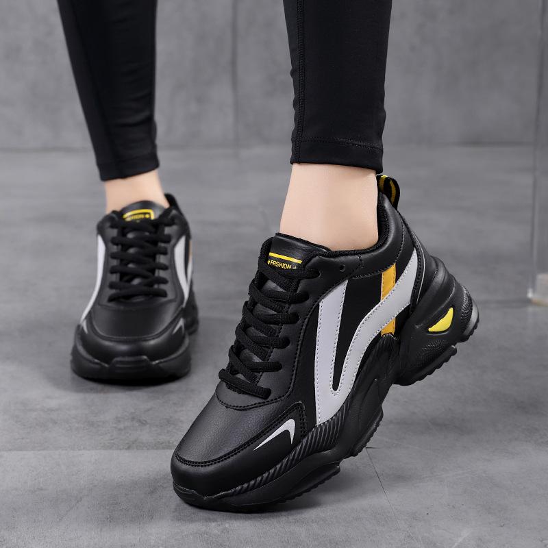 Frühlings- und Herbst-Ledersneaker Damen wasserdicht, rutschfest und leicht, weich gefedert, Mutter-Laufschuhe, neue schwarze Schuhe