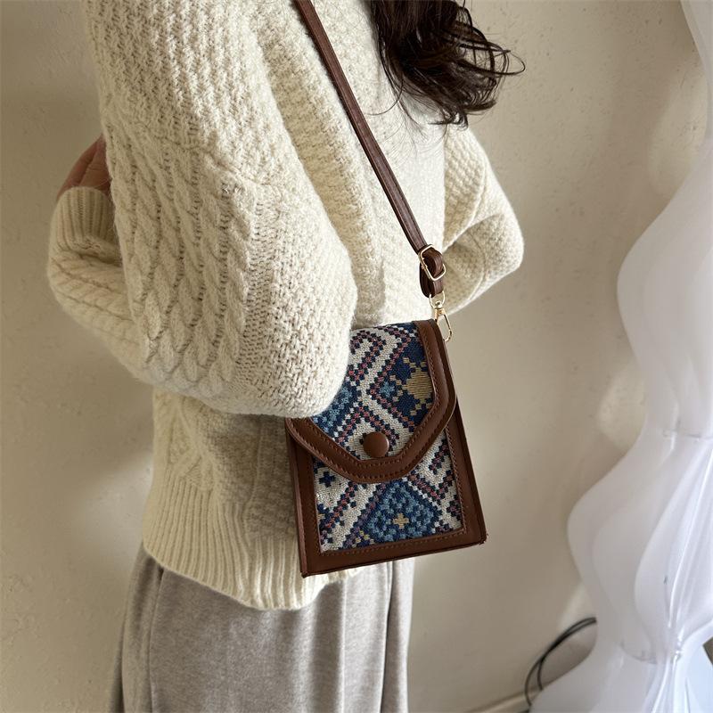 Commuter Messenger Bag 2025 Winter Simple New Simple Small Square Bag Niche Fashion Shoulder Bag Fashion Change Bag