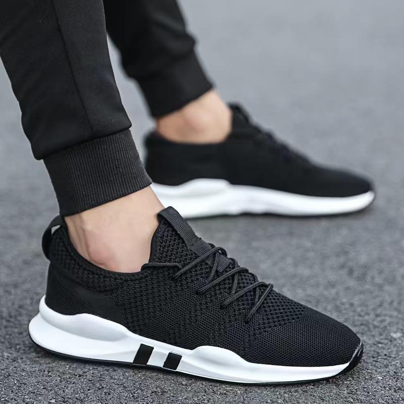 

Men s shoes spring 2025 new trend sports shoes Korean version fashion running shoes flying woven mesh men s casual shoes 39