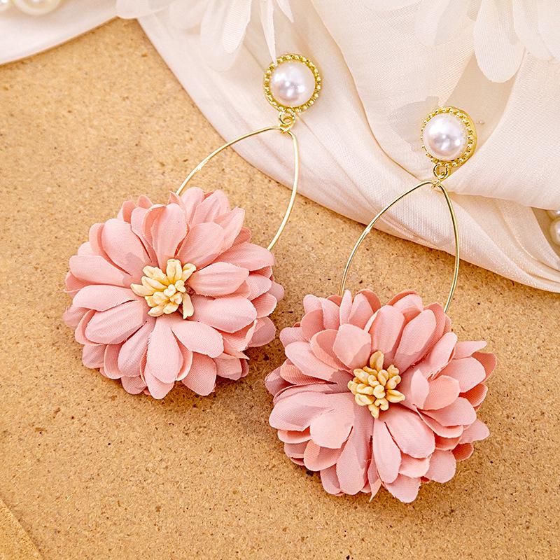 

Преувеличенные розовые серьги-подвески с жемчугом в виде цветка - Модный отпускной стиль