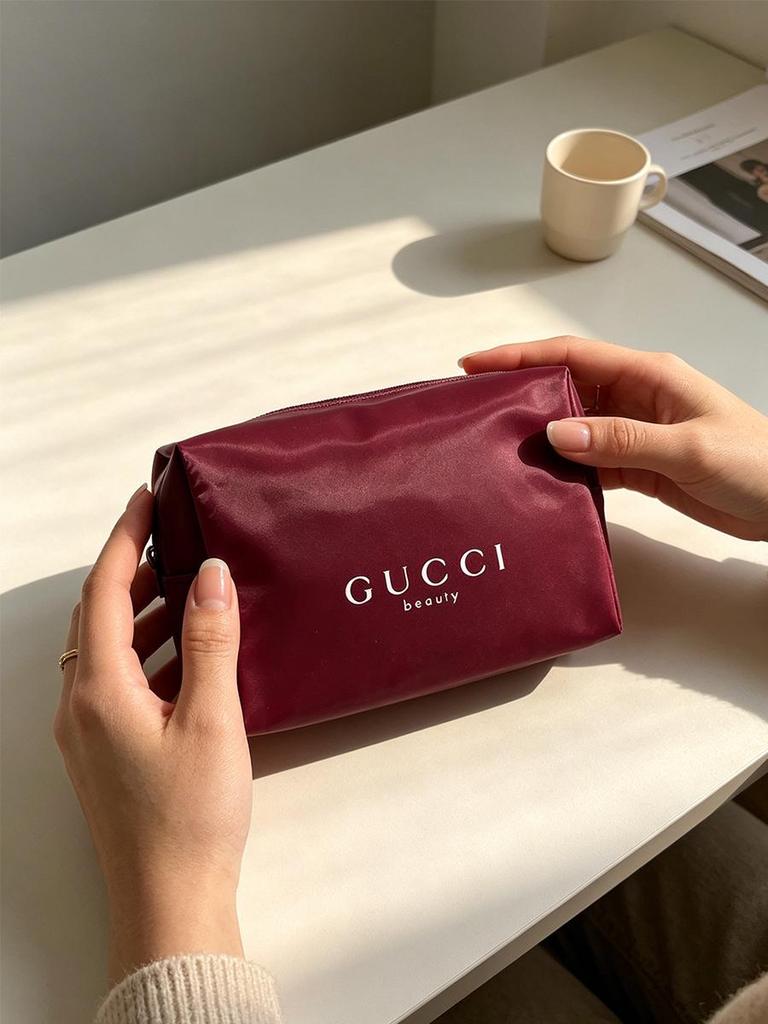 Gucci Ladies Makeup Bag Storage Bag, Red Canvas, Large Capacity, Convenient To Carry, Elegant, For Daily Use, Traveling, Versatile Style