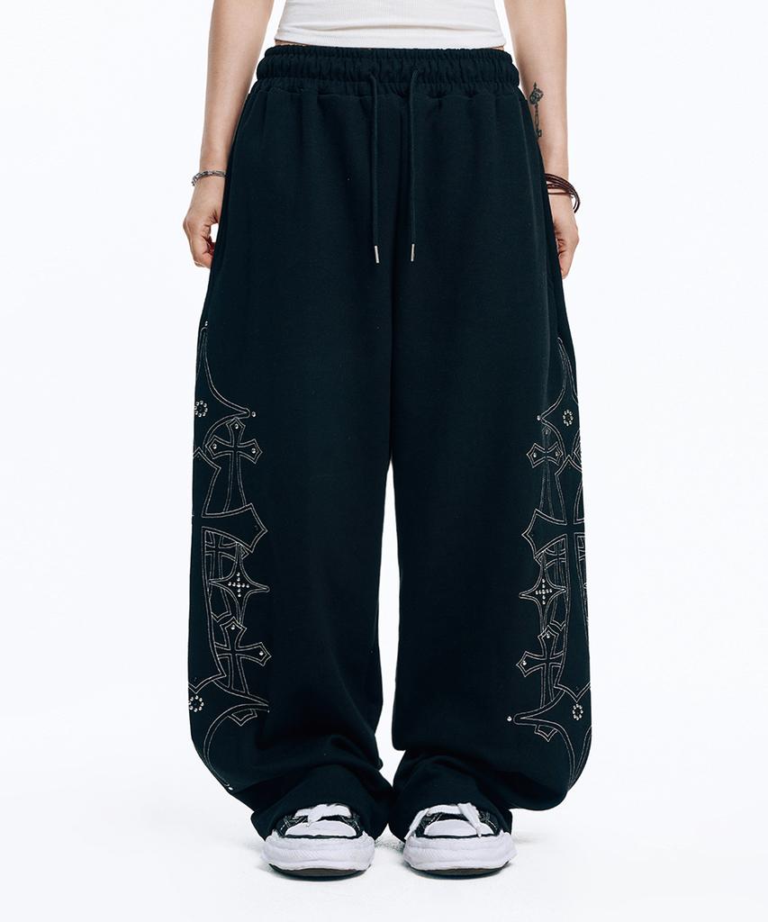 EASY NO EASY Studded Needle Work Sweatpants - Black