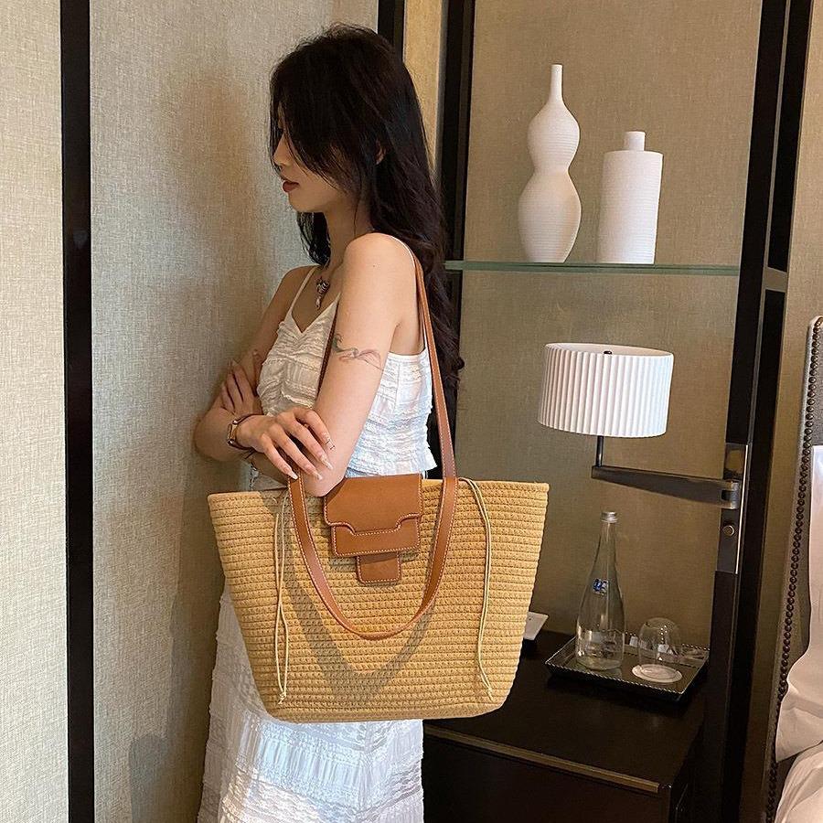 Plážová taška ve stylu Korean s velkou kapacitou a slámou - Všestranná pletená taška pro ženy