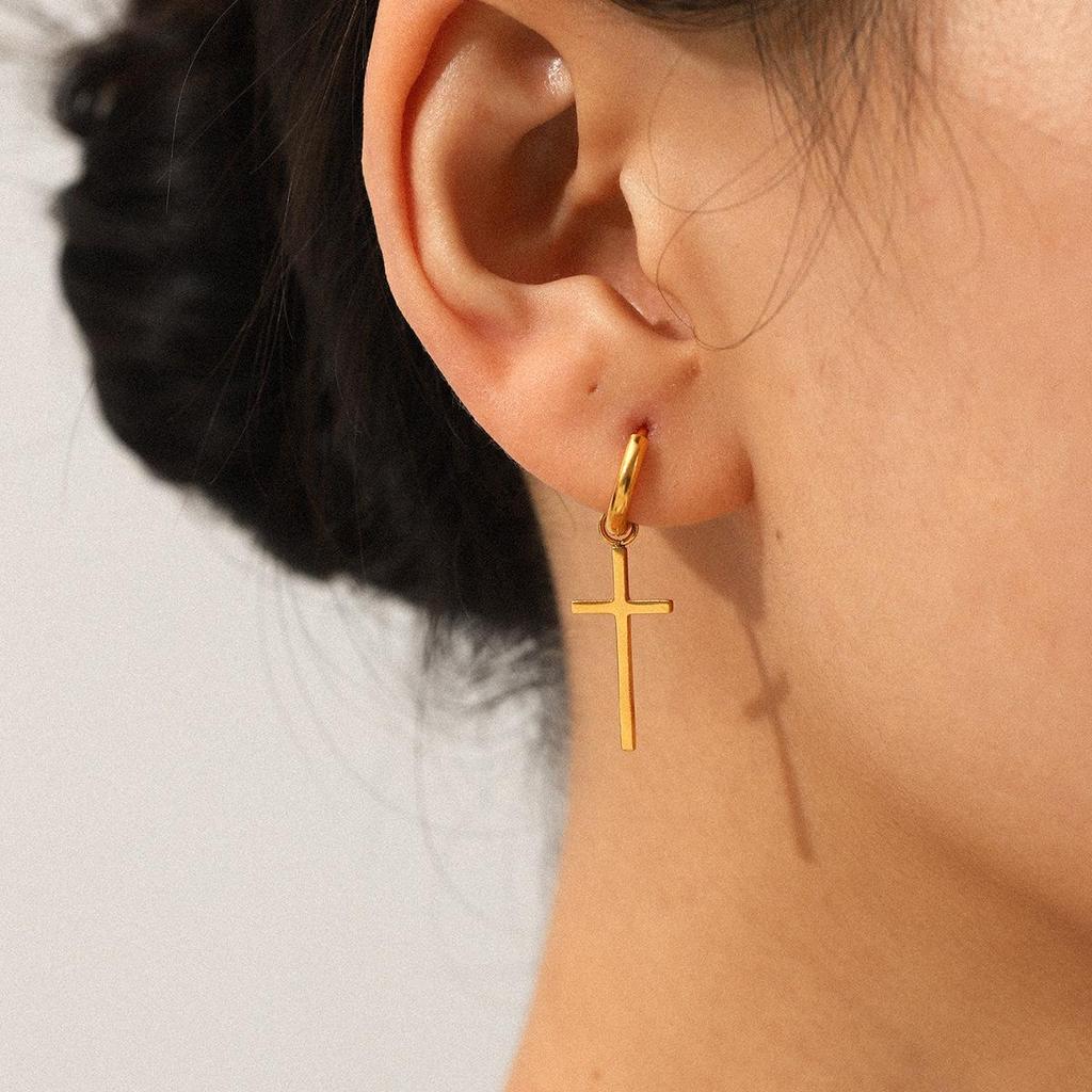 Minimalistické náušnice kruhy z titanové oceli pro ženy - evropský a americký styl, lehký luxus