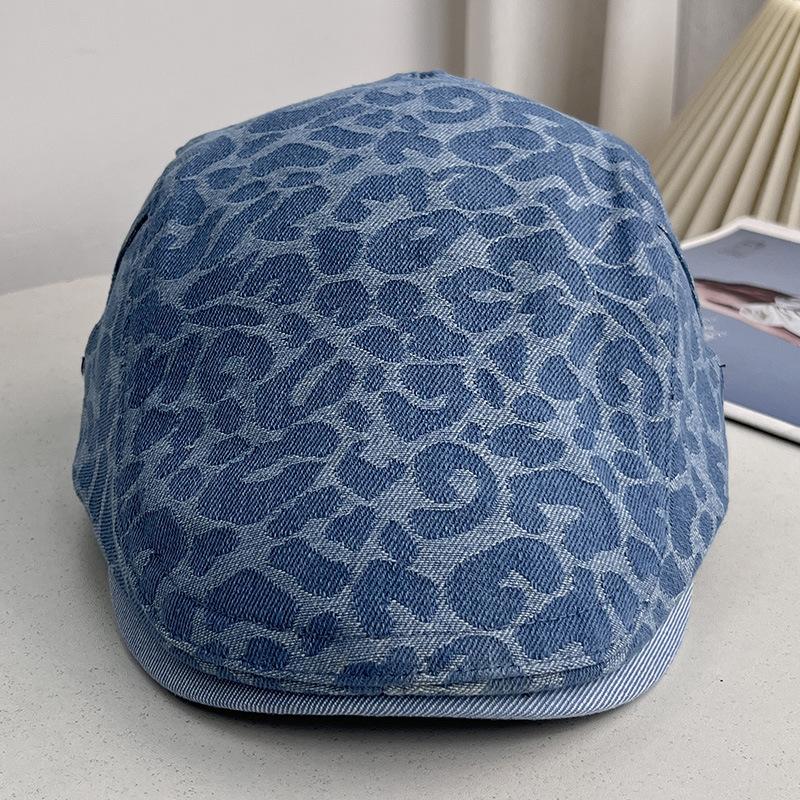 Retro denim leopard print forward hat, women's autumn and winter face is small and versatile, can be reversed to wear a painter hat, fashionable comm