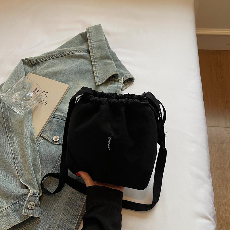 Large Capacity Drawstring Shoulder Bag Women's Lightweight Tote Bag Commuter Crossbody Bag