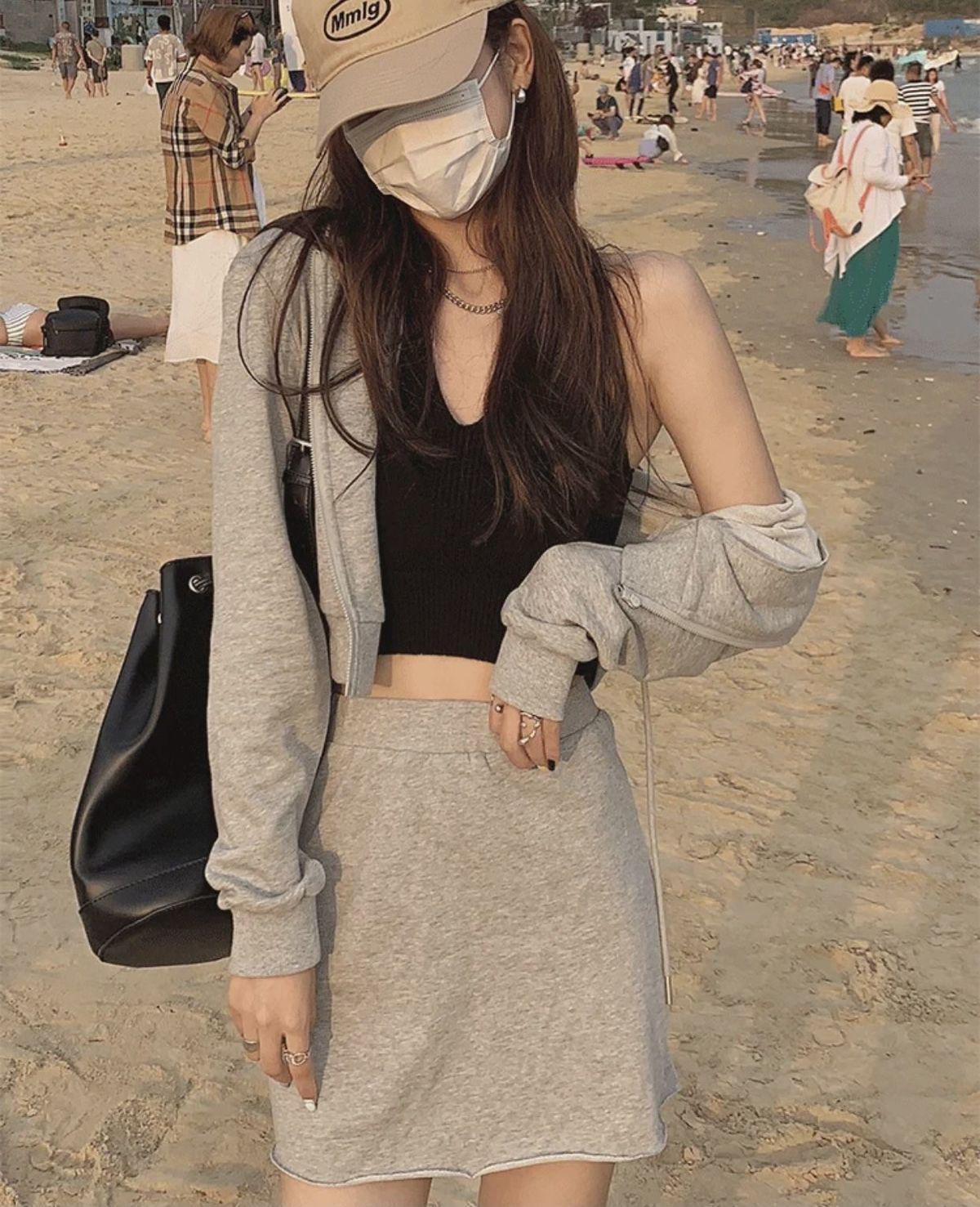 

Летний модный трикотажный жилет без рукавов с халтер-воротником - сексуальный стиль для отпуска One Size (suitable for 75-120 lbs) чёрный