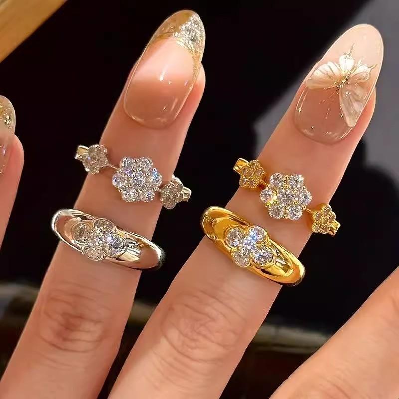 Luxurious Open Adjustable Floral Design Ring For Women Featuring Brilliant Sparkling Diamonds