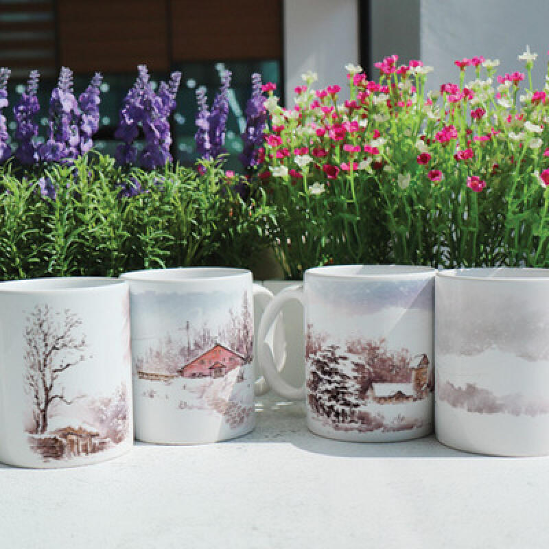 if131-Design Mug 4p-Look out the window, the first snow is falling