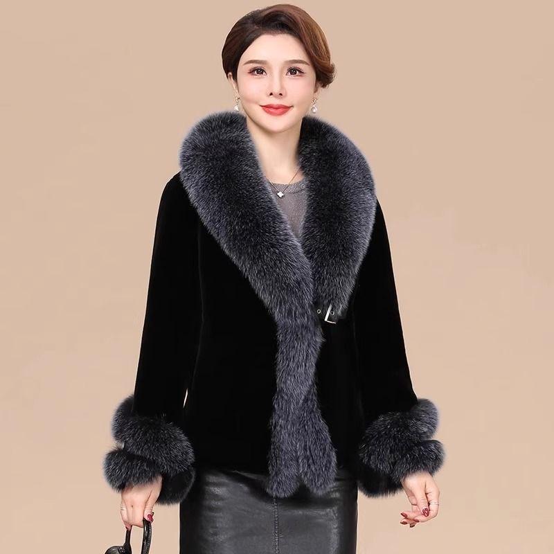 Middle-aged and old women's clothing autumn and winter noble fur clothes new fifty-something-year-old foreign style autumn and winter fur integrated