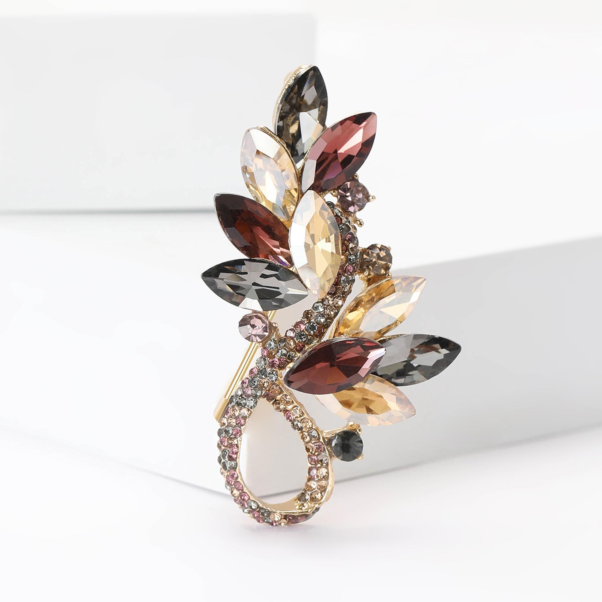 

Alloy Brooch, Elegant And Stylish, Suitable For Coats, Chest Flowers, And Pin Accessories One Size