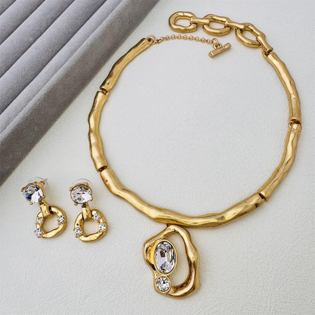 Oscar de la Renta Vintage European & American Style Women's Clavicle Choker - Simple, Fashionable, Textured, High-End Design