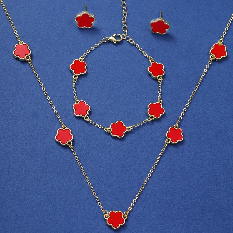 Five-Petal Clover Jewelry Set: Earrings and Necklace – European & American Fashion