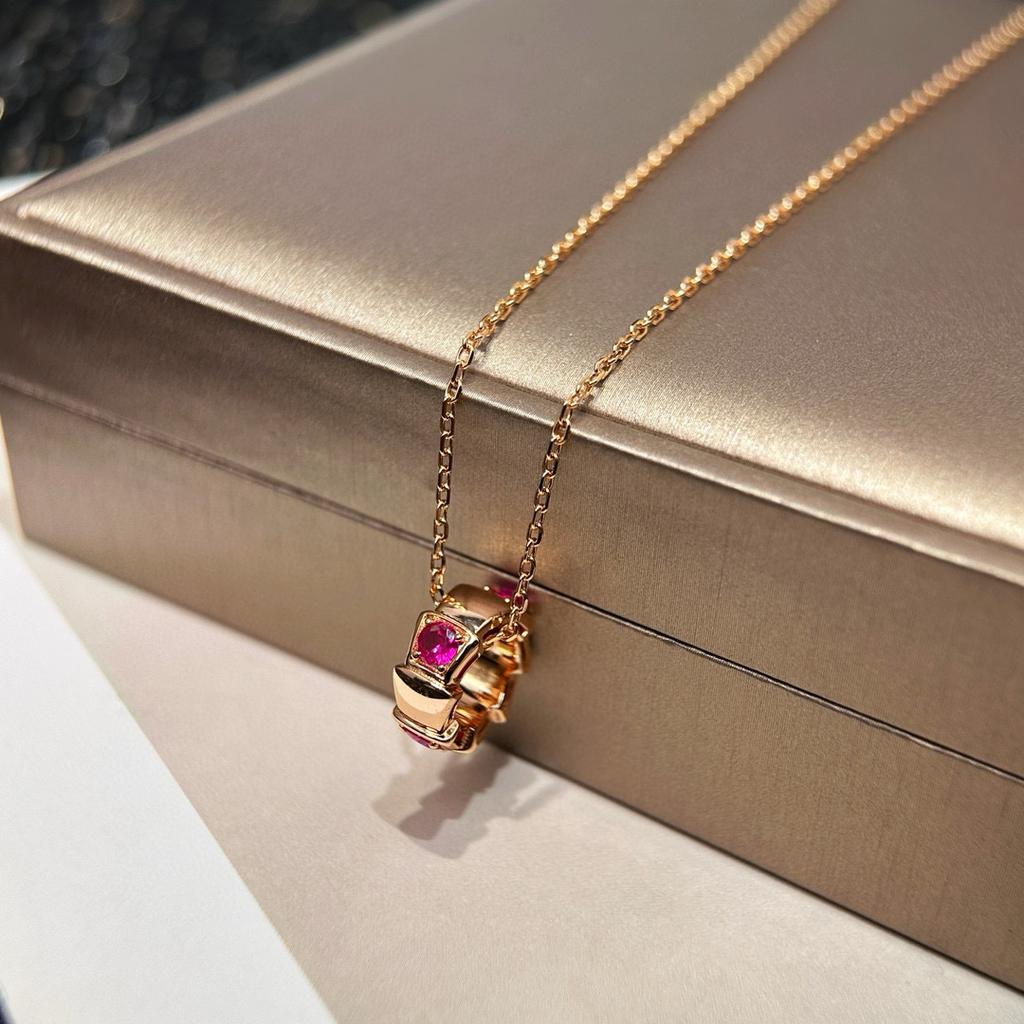2024 Latest Hot Brand Vintage Women's Necklace Luxury Jewelry For Women 925 Sterling Silver Designer Pendant Chain Necklaces