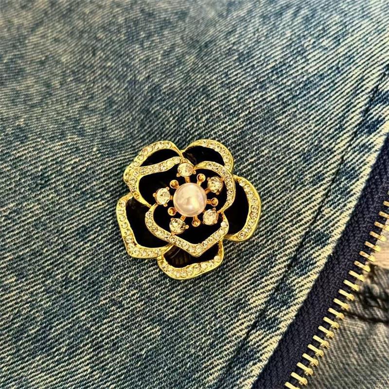 

Брошка Камелія Перлина Метал з емаллю Траурна корсажна шпилька Висококласна Французька Елегантна Аксесуари для сумки, одягу, шарфа 1 pcs