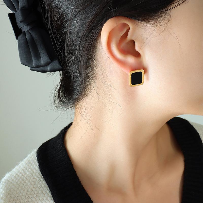 Korean Luxury Roman Numeral Square Stud Earrings in 18K Gold-Plated Titanium Steel with Acrylic Insets (F222)