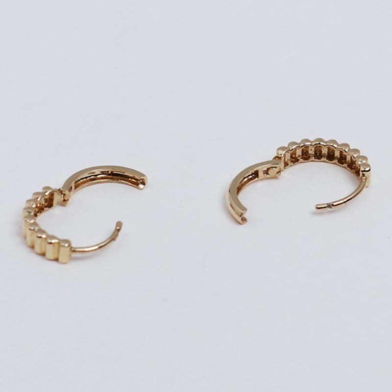 Less Is More 14K Gold One Touch Stripe Earring