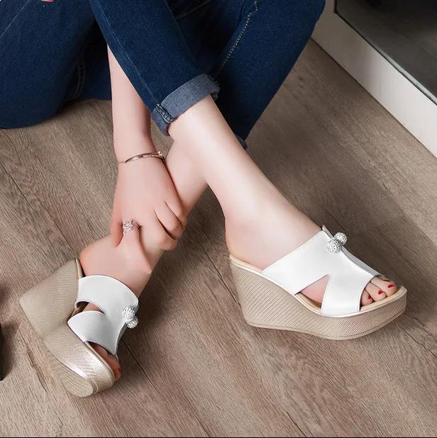 

9 см Маленький размер 32-43 Туфли на высоком каблуке со стразами Летние шлепанцы на танкетке 2025 Женские слайды на толстой подошве и платформе Пляж Офис 32 белый