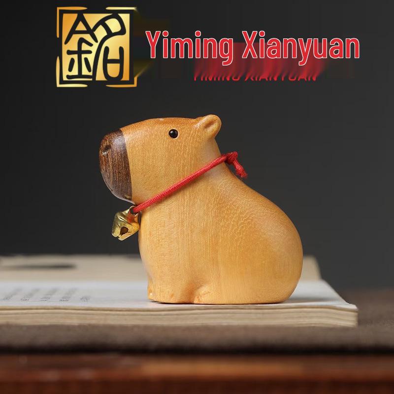 Golden Sandalwood Capybara Carving Ornament by Yi Ming Xian Yuan – Portable and Creative Animal Decor 5×4.7×3.2 cm