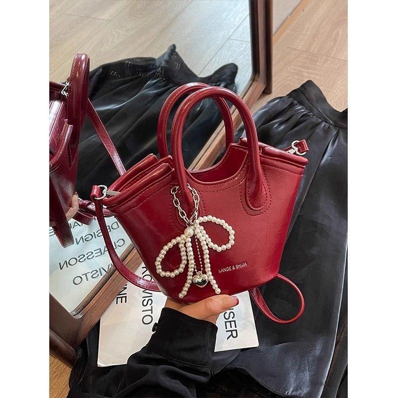Lightweight red vegetable basket bucket bag women's new light luxury niche high-end messenger bag