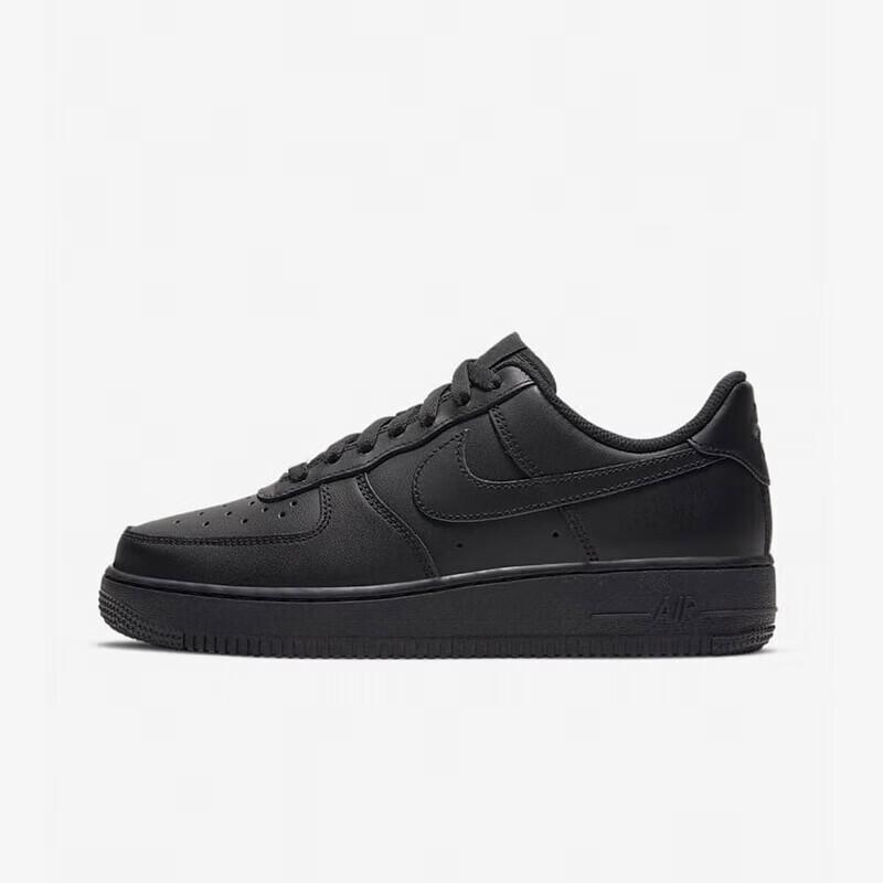 

Nike Women s AF1 07 Low-Top Sneakers 38
