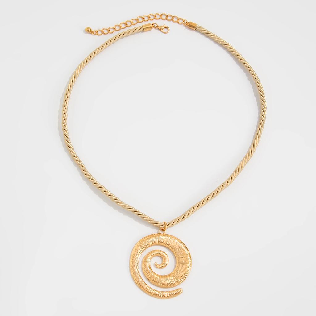 Spiral Geometric Square Flower Pendant Necklace Female, Hip Hop Trend Travel Auction with Collarbone Chain