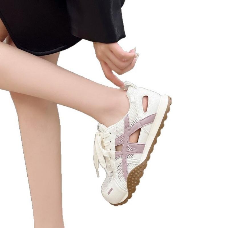 Sandals women's summer outer wear new mesh breathable hollow versatile, not tired feet little white shoes