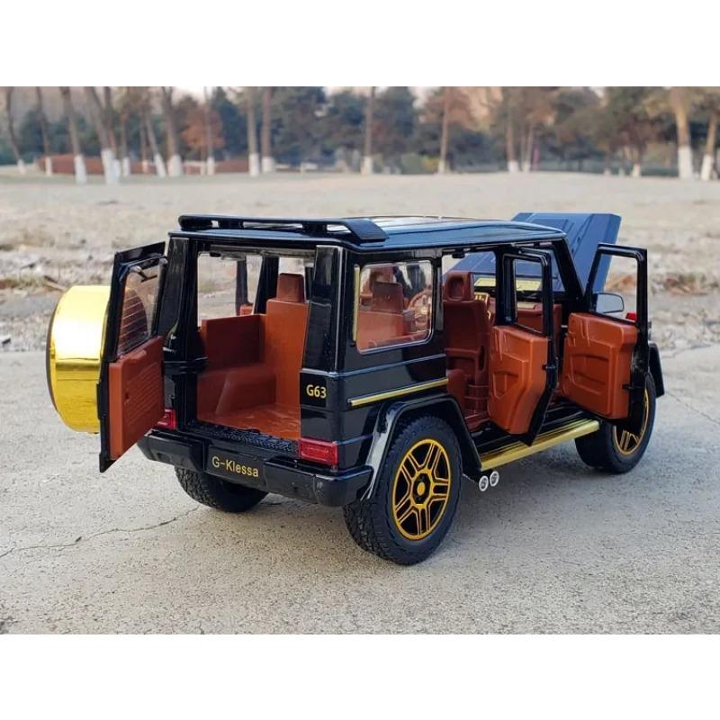 1/24 Benz G63 SUV Model auta ze slitiny Diecast & Hračka Kovové terénní vozidlo Model auta Simulace Zvuk Světlo Sběratelská hračka Dárek