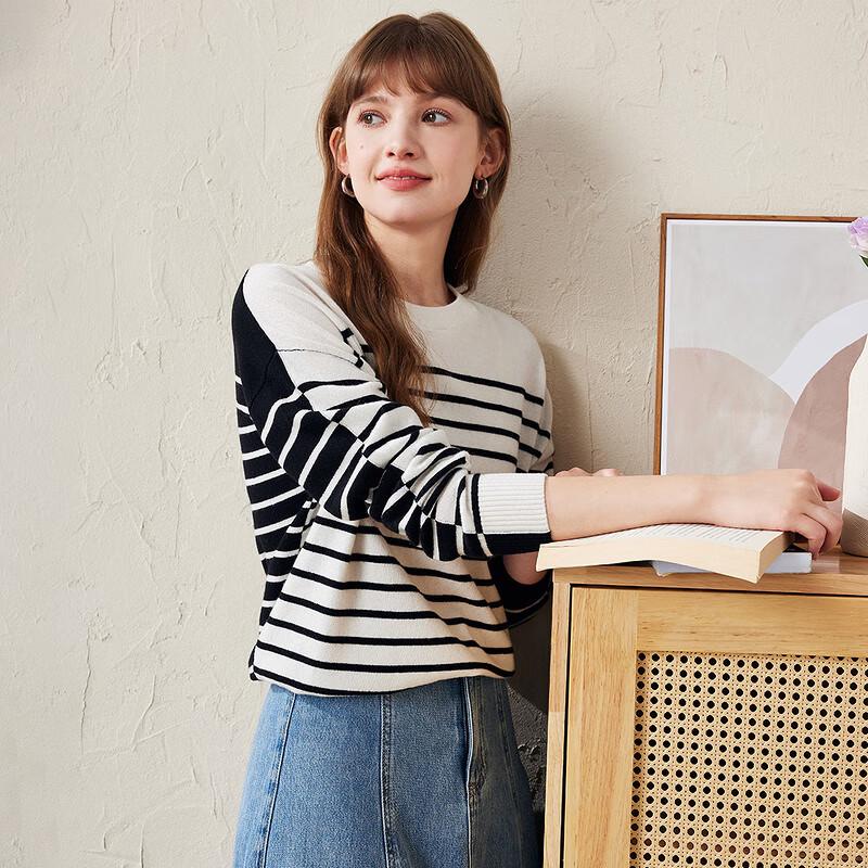 Komongboka Women's Autumn/Winter Black & White Striped Round Neck Wool Sweater