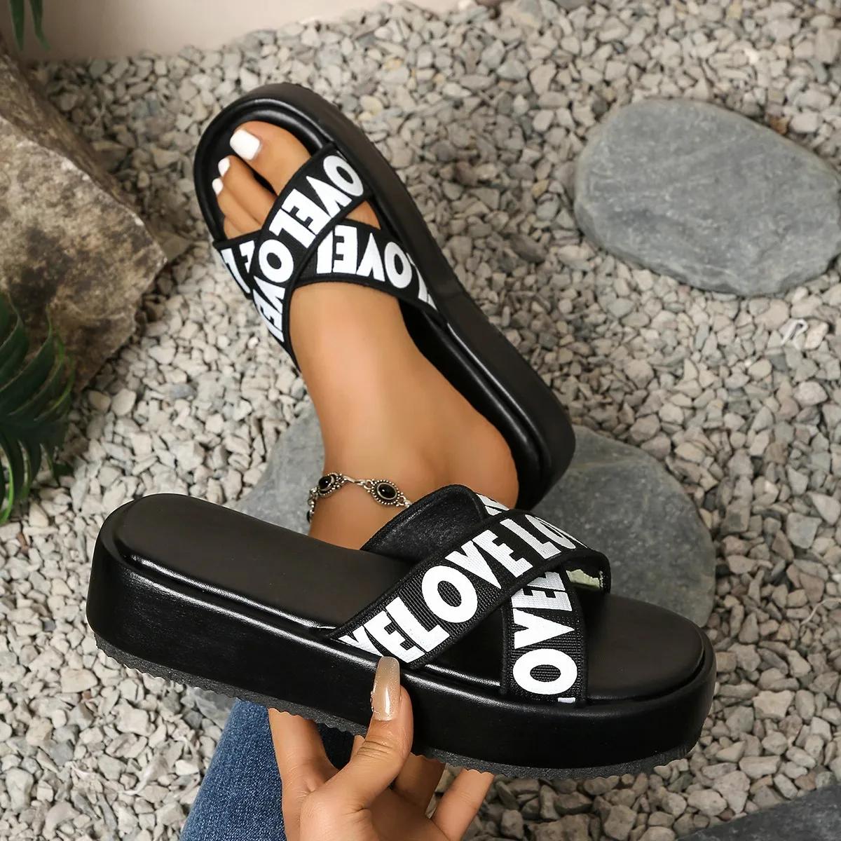 

Модные летние женские тапочки, садовая обувь, удобные уличные тапочки, модные сандалии на плоской подошве, пляжные шлепанцы, повседневные домашние тапочки для женщин 36 чёрный