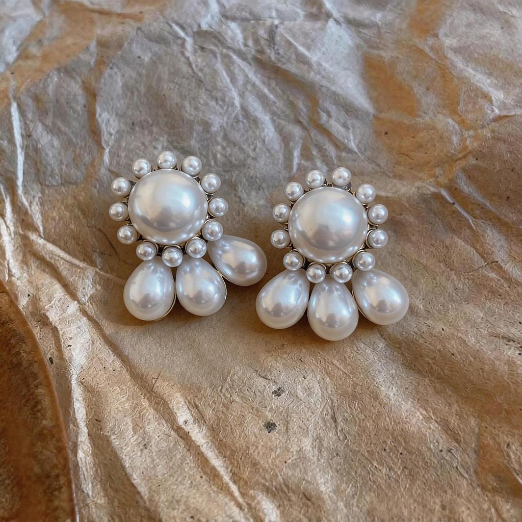 Silver Needle French Retro Pearl Water Drop Earrings - Elegant and Unique Design