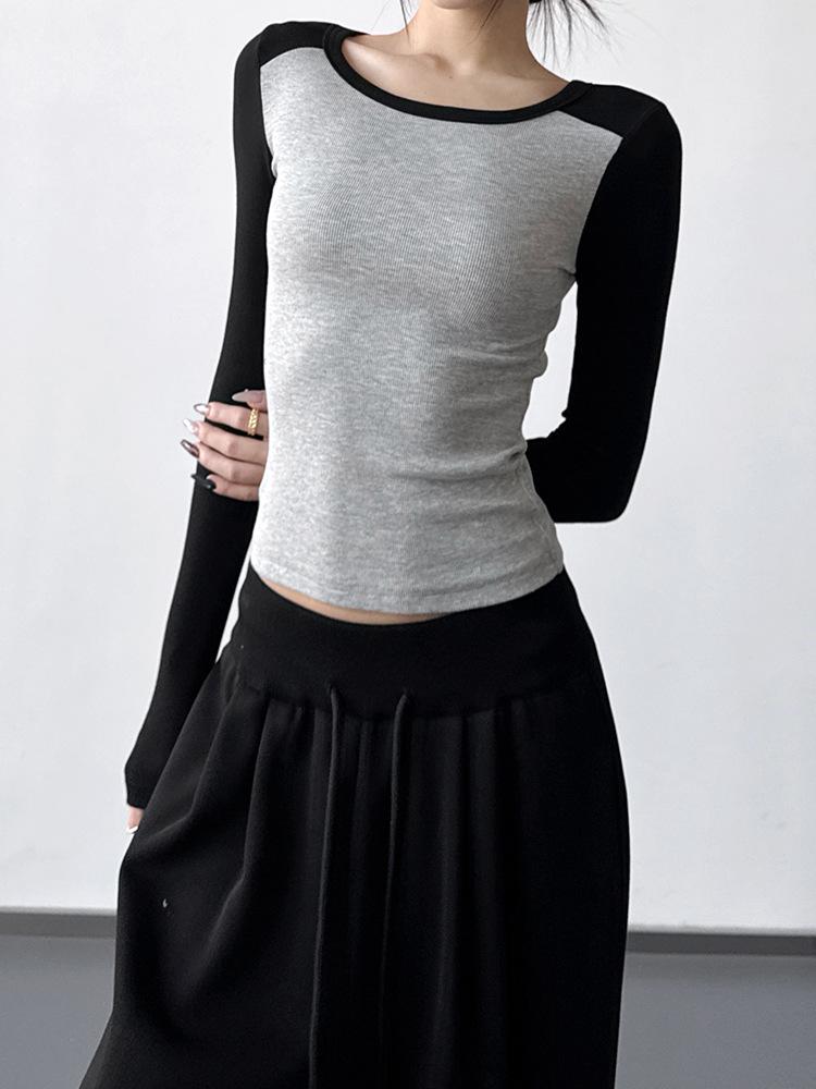 T-shirt à Manches Longues Color-Block Coupe Ajustée pour Femme - Design Élégant Hiver 2025 pour Porter Seul ou en Couche