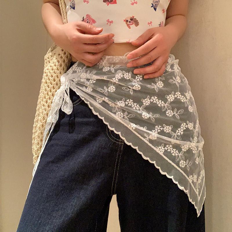 

Треугольный шарф из белого кружева в корейском стиле, многослойный, с занавеской-пердушкой для женщин, повязка на голову в новой стильной атмосфере, зауженная юбка