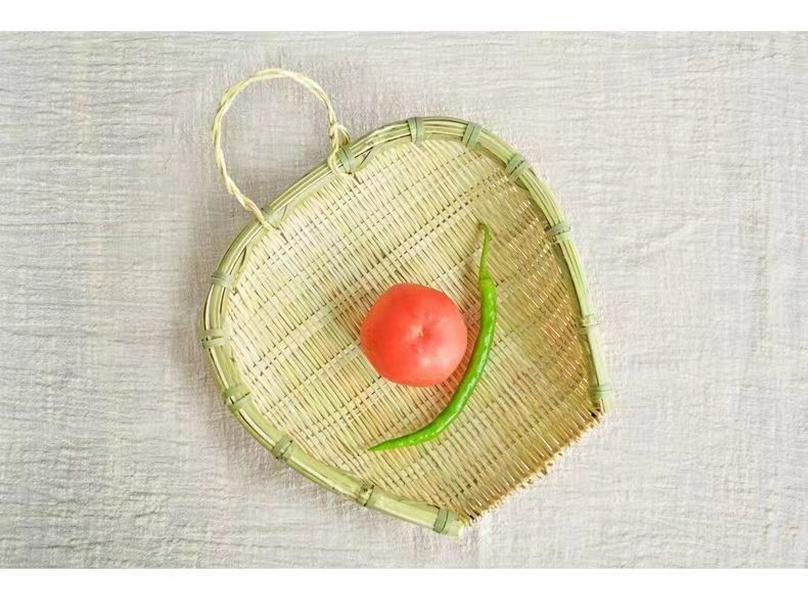 Handmade Bamboo Winnowing Basket - Small Dustpan, Farmhouse Style, for Rice Washing, Drying, and Draining
