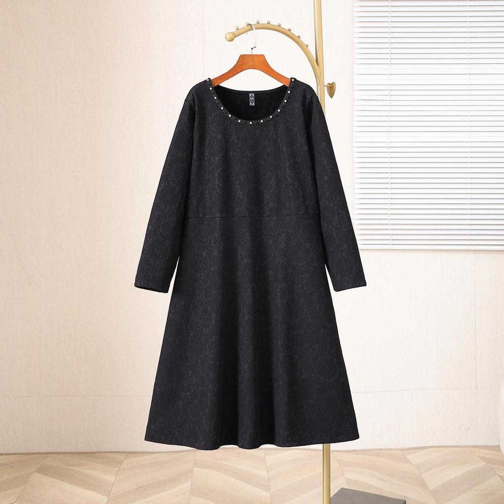 Plus Size Women's Winter Lace Dress with Fleece Lining – Elegant, Slimming, and Warm