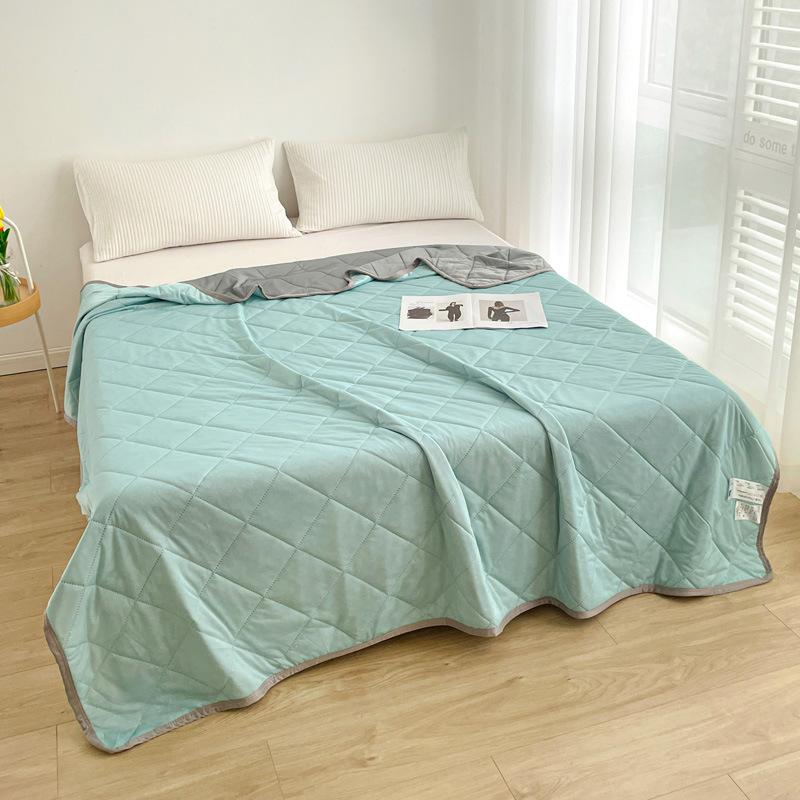 Cool Summer Quilt Solid Color Ice Silk Summer Quilt Single and Double Machine Washable Air Conditioner Gift Thin Quilt