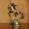1 Pezzo Cavallo che Insegue il Vento Statuette Ottone Solido Decorazione da Scrivania Artigianato Animale Zodiacale Antico Ornamenti in Miniatura