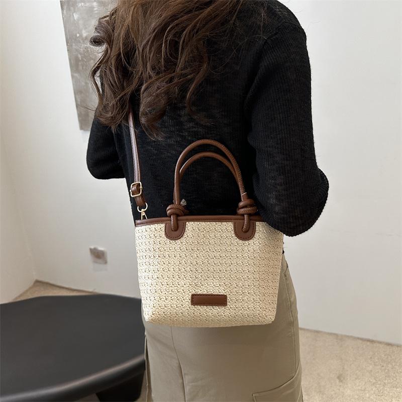 2024 Modische Damen Große Stroh Geflochtene Schultertasche - Vielseitige Pendler Eimer Tasche