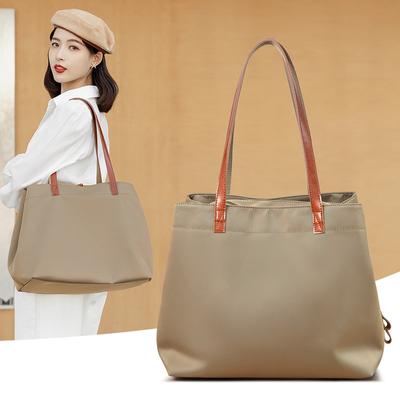 Grand Sac Décontracté pour Femmes en Tissu Oxford Nylon Grande Capacité Sac Fourre-Tout Facile à Assortir Sac à Bandoulière Unique Sac à Main en Toile