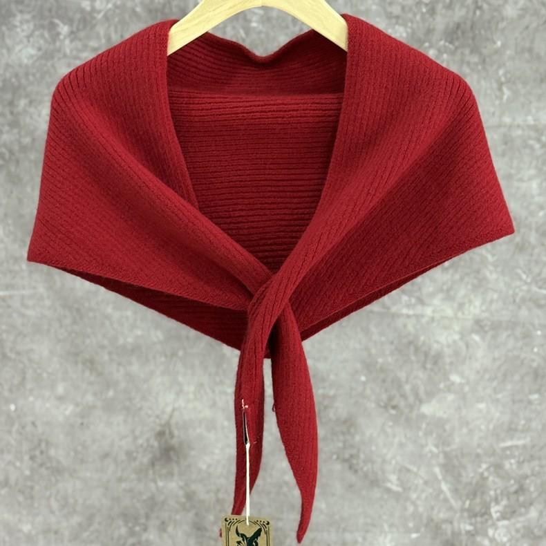 High-end Fashion Autumn and Winter Triangle Scarf Korean Version Knitted Scarf Shawl Women's Outdoor Warm Triangle Scarf Small Vest