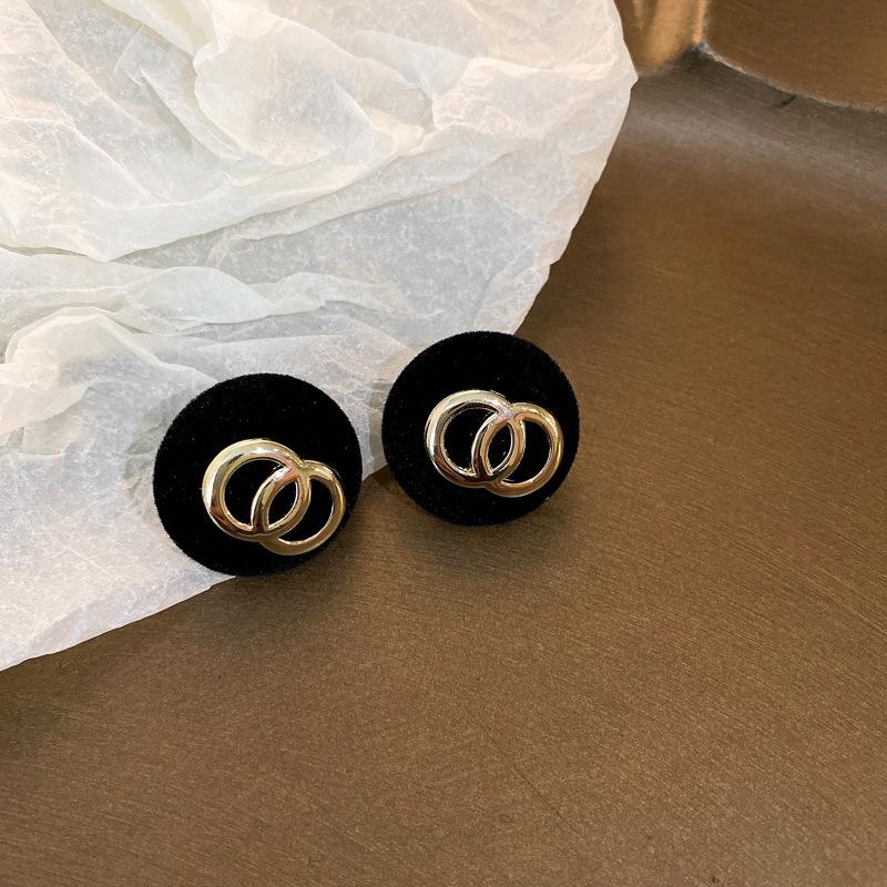 Black retro flower butterfly earrings temperament high-end stud earrings fashion niche versatile light luxury earrings