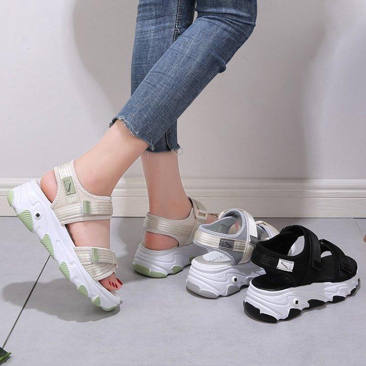 221 Frühling und Sommer neue erhöhte Plateau-Sandalen Sportstil offene Zehenpartie Klettverschluss-Sandalen