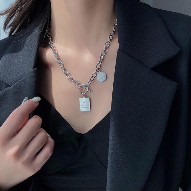 Necklace Light Luxury Niche Female Tide Hip Hop Collarbone Chain Accessories Pendant Long Sweater Chain