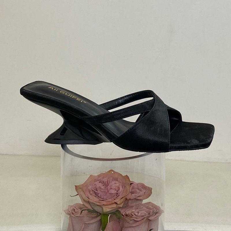 New Chinese style special-shaped slope heel open-toed cool slippers women's summer niche design square head high-heeled one-word shoes