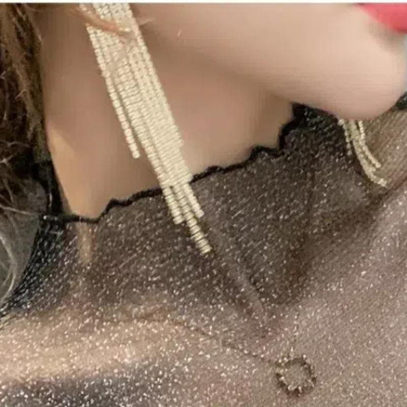 Nuevo Top de Manga Larga Versátil Sexy de Moda para Mujer de Malla con Empalme de Primavera y Otoño, Cuello Medio Alto, Encaje y Pedrería, Corte Slim