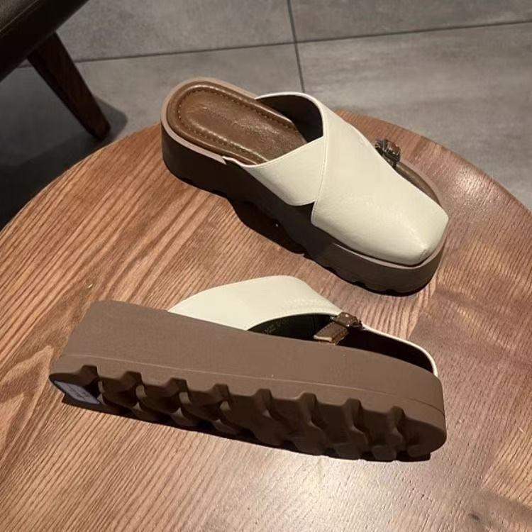 

Muffin thick bottom heightening versatile lazy fashion cool slippers women s wear 2025 summer new retro bag head half slippers 35