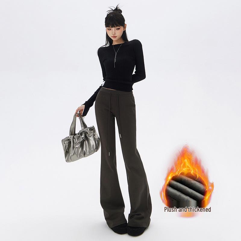High-Waist Velvet Flare Pants for Women – Autumn & Winter Hip-Lifting Style.