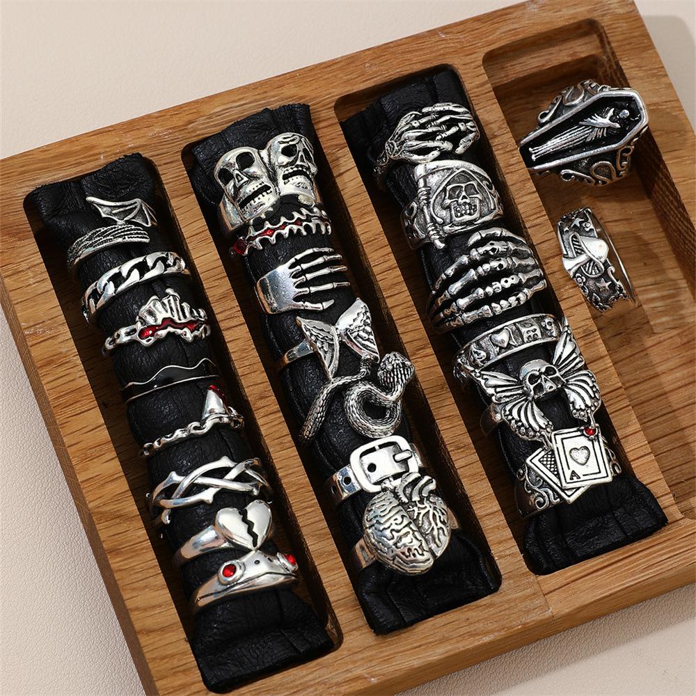 European and American Dark Fantasy Exaggerated Diamond-encrusted Poker Card Butterfly Crying Face Frog Organ Vintage Alloy ring23Set